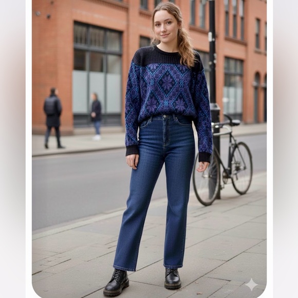 Vintage Black and Blue Sweater with Straight Leg Jeans - Picture 2 of 6